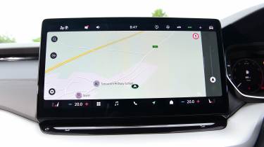 Skoda Octavia UK - screen